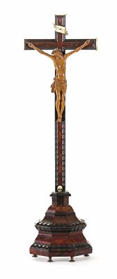 Tischstandkruzifix, 1. Hälfte 19. Jhdt. - Kunst, Antiquitäten und Schmuck