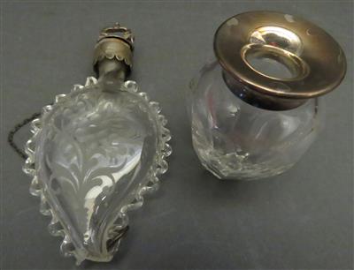 1 Weihwasserfläschchen und 1 kleine Vase - Umění, starožitnosti, šperky