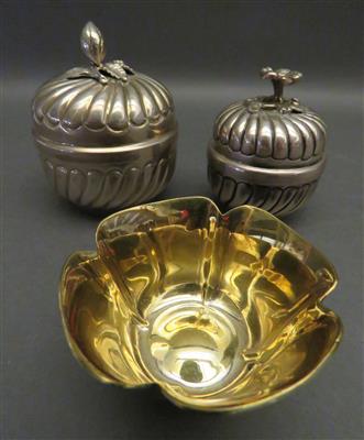 2 Deckeldosen und 1 kleines Bulgari-Schälchen - Umění, starožitnosti, šperky