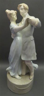 Tanzendes Paar in Biedermeiertracht, Entwurf um 1915, Fa. Friedrich Goldscheider, Wien - Arte, antiquariato e gioielli