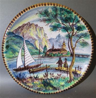 Wandteller "Seelandschaft mit Schloss Orth in Gmunden" Fa. Schleiss-Gmunden, 2. Hälfte 20. Jhdt. - Kunst, Antiquitäten und Schmuck