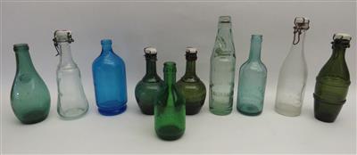 10 verschiedene Flaschen, großteils 2. Drittel 20. Jhdt. - Kunst und Antiquitäten