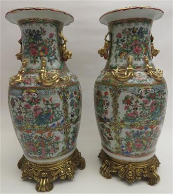 Paar Famille Rose-Vasen, China 19. Jahrhundert - Umění, starožitnosti, šperky