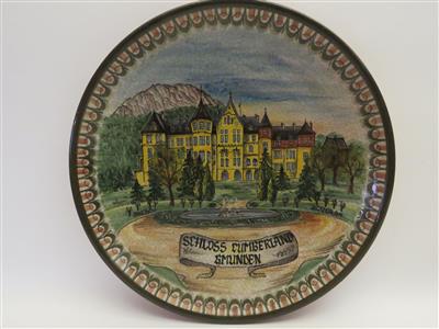 Wandteller "Schloss Cumberland Gmunden", Pesendorfer Keramik, Gmunden 2. Hälfte 20. Jhdt. - Antiques, art and jewellery
