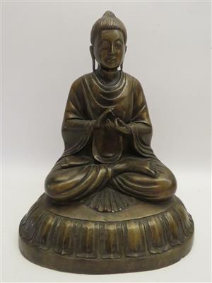 Sitzende Buddhafigur "Dhamacakra mudra" - Jewellery, antiques and art
