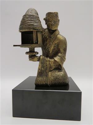 Asiatische Figur mit Lampe, 20. Jahrhundert - Gioielli, arte e antiquariato