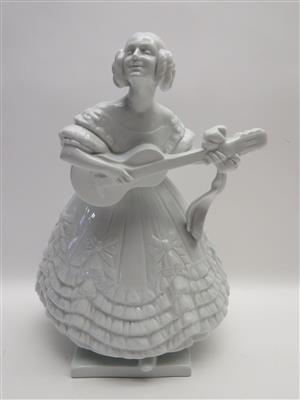 Madame Dery mit Gitarre, Entwurf Miklos Ligeti um 1936, Herend, Ungarn 2. Hälfte 20. Jahrhundert - Gioielli, arte e antiquariato