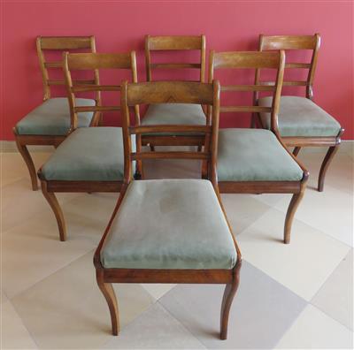 Satz von sechs Sesseln im Biedermeierstil, davon einer original - Gioielli, arte e antiquariato
