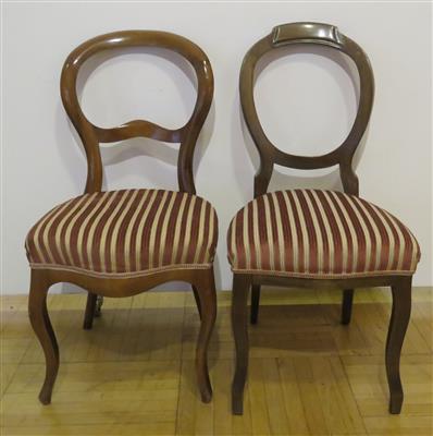 Zwei unterschiedliche Medaillon-Sessel, 19. Jahrhundert - Schmuck, Kunst und Antiquitäten