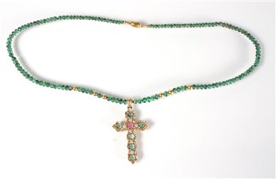 Brillant-Schmucksteinkreuzanhänger an Smaragdcollier - Art, antiques and jewellery