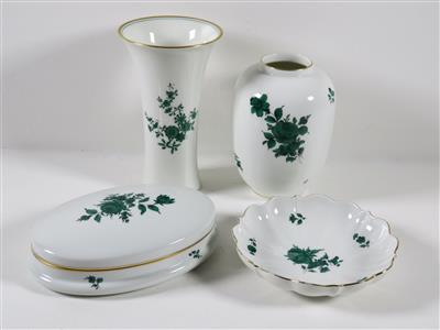 2 Vasen, Schale, ovale Deckeldose, Augarten 2. Hälfte 20. Jahrhundert - Kunst, Antiquitäten und Schmuck