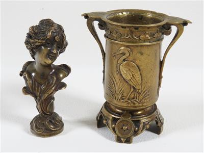 Petschaft (W. S.) Frauenbüste und kleiner Kerzenhalter, Vase um 1900 - Art, antiques and jewellery