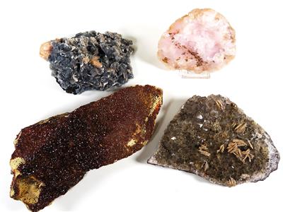 4 verschiedene Mineralien - Umění, starožitnosti a šperky