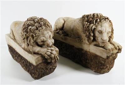 Paar liegende Steinguss-Portallöwen, 20. Jahrhundert - Gioielli, arte e antiquariato