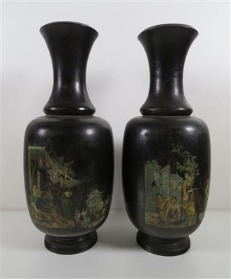 Paar chinesisch anmutende, holzgedrechselte Vasen, um 1900 - Gioielli, arte e antiquariato