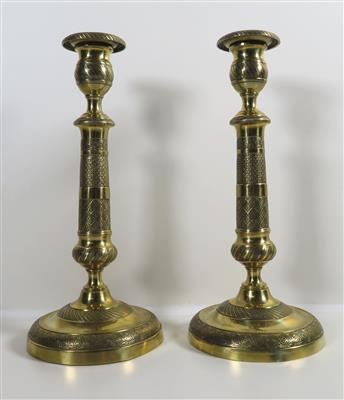 Paar klassizistische Kerzenleuchter, 1. Hälfte 19. Jhdt. - Jewellery, antiques and art