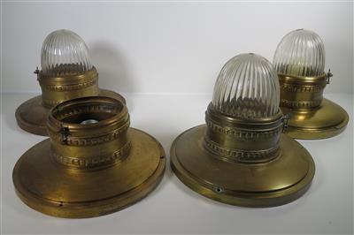 Vier Jugendstil-Deckenlampen, in Anlehnung an Entwürfe von Otto Wagner, um 1910 - Klenoty, umění a starožitnosti