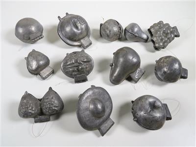 Sammlung von 12 ZinnMarzipanformen, 19./20. Jahrhundert - Schmuck, Kunst & Antiquitäten