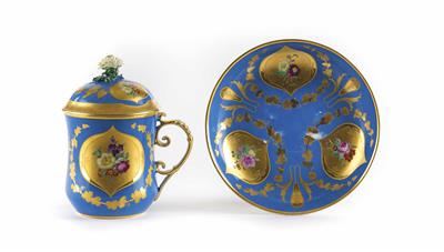 Alt-Wiener Deckeltasse mit Untertasse, Wiener Porzellanmanufaktur, Anfang 19. Jahrhundert - Schmuck, Kunst & Antiquitäten