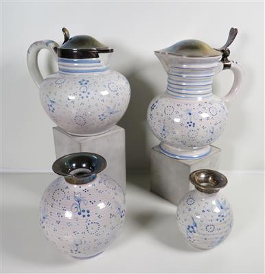 Zwei Krüge und zwei Vasen, Majolika Manufaktur Karlsruhe,1950er-Jahre - Jewellery, antiques and art