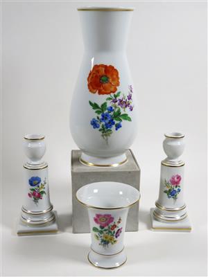 Große und kleine Vase und Paar Kerzenhalter, Meissen, 2. Hälfte 20. Jahrhundert - Schmuck, Kunst & Antiquitäten