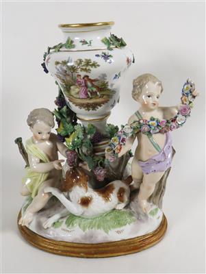 Potpourri-Vase mit Amoretten, Entwurf Johann Joachim Kaendler 1748, Meissen, 2. Hälfte 19. Jahrhundert - Klenoty, umění a starožitnosti