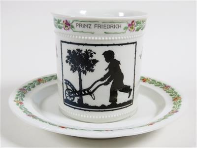 Kriegskinderspende-Tasse mit Untertasse, KPM-Berlin, 1916 - Schmuck, Kunst & Antiquitäten