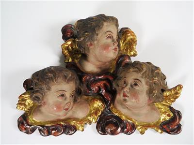 Drei geflügelte Engelsköpfe im Barockstil, 20. Jahrhundert - Schmuck, Kunst & Antiquitäten