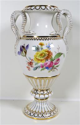 Schlangenhenkelvase, Entwurf Ernst August Leuteritz 1863/65, Meissen, vor 1924 - Schmuck, Kunst & Antiquitäten