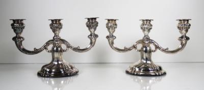Paar dreiflammige Kerzenleuchter im neoklassizistischen Stil - Wilhelm Binder, Schwäbisch Gmünd - Schmuck, Kunst & Antiquitäten