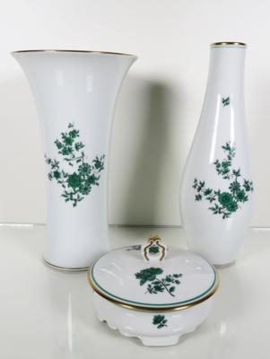 2 Vasen, 1 Bonbon-Dose, Augarten, Wien, 2. Hälfte 20. Jahrhundert - Klenoty, umění a starožitnosti