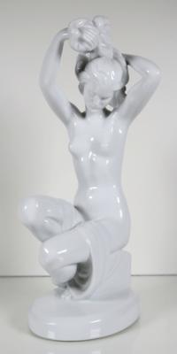 Sitzender weiblicher Akt, Entwurf Lux Elek, Herend, Ungarn, 2. Hälfte 20. Jahrhundert - Porzellan, Glas und Sammelgegenstände