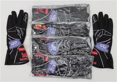 Alpinstars Handschuhe 2013 - Rennsport – Schwerpunkt  Formel 1 und Michael Schumacher