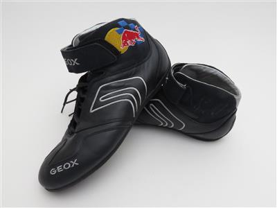 gemelo Aparentemente Inscribirse Sebastian Vettel "Geox Racing Shoes" - Automobilia 2021/07/15 - Realized  price: EUR 200 - Dorotheum