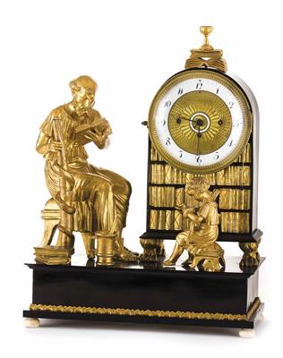 Kommodenuhr im Stil der frühen Biedermeier-Pendulen um 1820 - Salzburg: Osterauktion