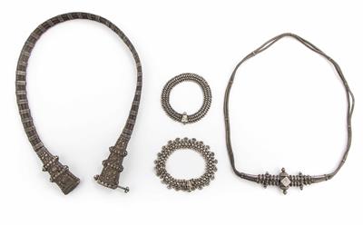 Zwei Gürtel und zwei Fußketten, Indien um 1900/20 - Schmuck, Uhren und Kleinkunst