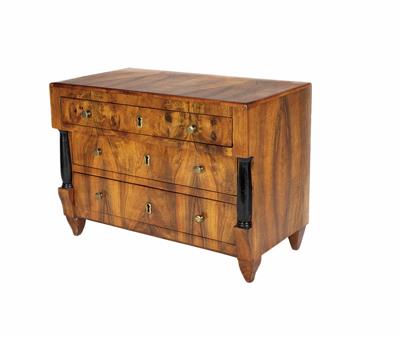 Biedermeier-Modellkommode, Österreichisch um 1820/25 - Easter Auction