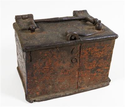 Kleine Eisenkassette, wohl 18. Jahrhundert - Adventauktion