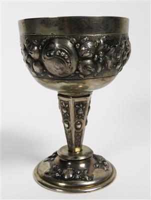 Kleiner Silberpokal in Neorenaissancestil, Deutsch, Ende 19. Jahrhundert - Christmas auction - Silver, glass, porcelain, graphics, militaria, carpets