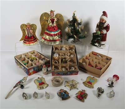Konvolut Weihnachts- und Christbaumschmuck, Anfang 20. Jahrhundert und später - Christmas auction - Silver, glass, porcelain, graphics, militaria, carpets