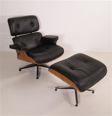 Lounge-Chair mit Ottoman (Hocker), nach einem Entwurf von Charles  &  Ray Eames 1956 - Letní aukce