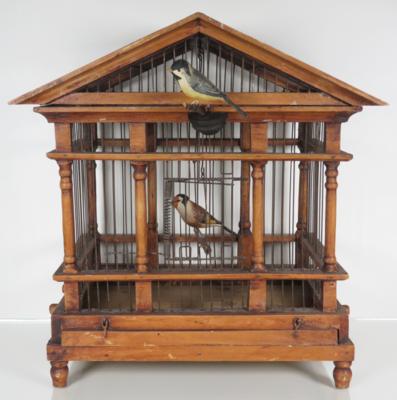 Vogelkäfig und zwei Singvögel in der Art der Viechtauer Vögel - Porcellana, vetro e oggetti da collezione