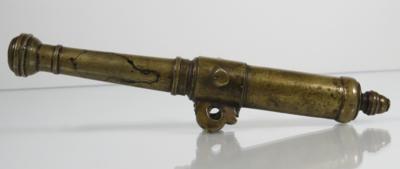 Modell eines Vorderlader-Geschützrohres aus Messing, Ende 17./ Anfang 18. Jahrhundert - Porcelán, sklo a sběratelské předměty