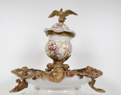 Tintenfass auf dreipassiger Schale, KPM-Berlin, Ende 19. Jahrhundert - Porcelán, sklo a sběratelské předměty