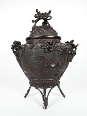 Deckelvase in Form eines sog. Koro im Asiatischen Stil, Ende 19./ Anfang. 20 Jahrhundert - Porzellan, Glas und Sammelgegenstände