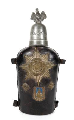 Kaiserlich Deutsches Heer: Feldflasche des GardeKürassier-Regiments, Ende 19. Jahrhundert - Porzellan, Glas und Sammelgegenstände