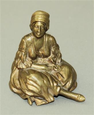 Kleine Bronzefigur "Sitzende Frau" - Kunst, Antiquitäten und Schmuck