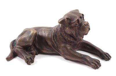 Bronzefigur "Liegender Hund" - Umění, starožitnosti, šperky