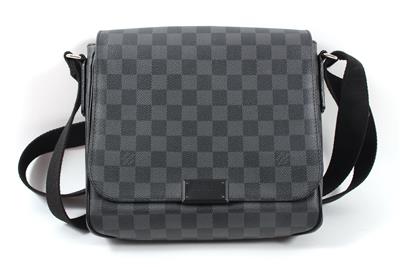 Louis Vuitton District PM Damier Graphite Messenger Bag Black