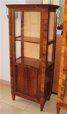 Vitrine in der Art des Bieder meier - Umění, starožitnosti, šperky